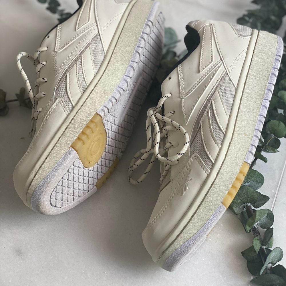 Reebok Sneakers